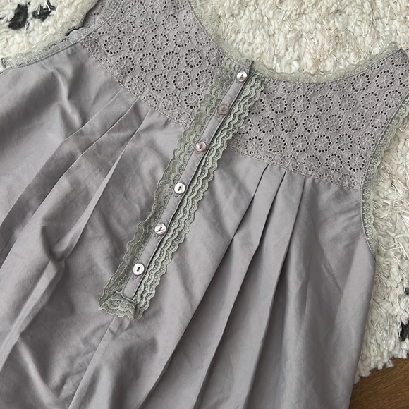 Theme Dress - Picture 2 of 8